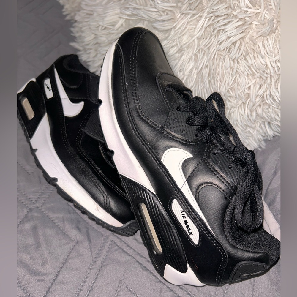 Black Nike Air Max